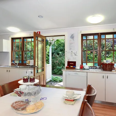 Crystal Creek Meadows Bed & Breakfast Kangaroo Valley Room photo